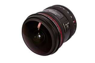 A Canon `Fisheye Zoom Lens EF 8-15mm f.4 L USM