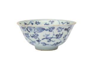 A CHINESE BLUE AND WHITE 'BLOSSOMS' BOWL 明 青花花卉紋盌
