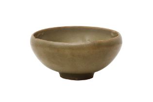 A CHINESE LONGQUAN CELADON-GLAZED 'BUBBLE' BOWL 宋至元 龍泉青釉小盌