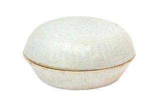 A CHINESE QINGBAI BOX AND COVER 元 青白釉蓋盒