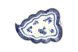 A CHINESE EXPORT BLUE AND WHITE LEAF-SHAPED DISH 清乾隆 青花花果紋葉形盤