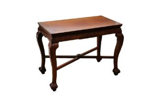 AN ANGLO-CHINESE PADAUK FOLDING TABLE FOR THE EXPORT MARKET 外銷英國紫檀木桌
