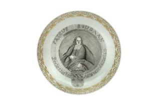 A CHINESE EXPORT EN GRISAILLE 'PORTRAIT' DISH 清乾隆 外銷墨彩人物肖像盤