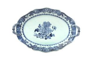 A CHINESE EXPORT BLUE AND WHITE TWIN-HANDLED TRAY 清乾隆 外銷青花牡丹紋雙耳盤