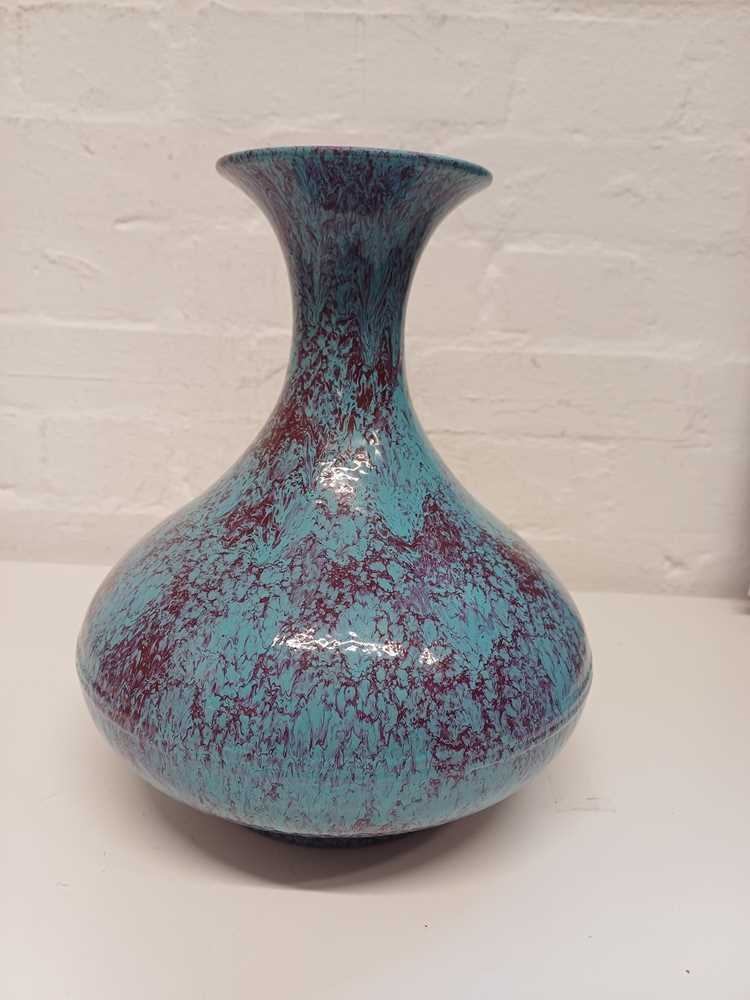 A CHINESE ROBIN'S EGG-GLAZED PEAR-SHAPED VASE 爐鈞釉荸薺瓶 - Image 3 of 16