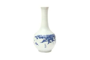 A CHINESE BLUE AND WHITE 'BLOSSOMS' BOTTLE VASE 民國時期 青花花蟲圖紋長頸瓶