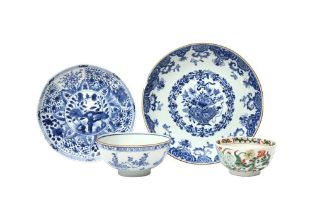 TWO CHINESE BOWLS AND TWO DISHES 清康熙 五彩花卉紋盌 及 青花花卉紋盌及盤兩件 一組共四件