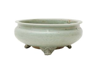 A CHINESE LONGQUAN CELADON CENSER 明 龍泉青釉三足爐