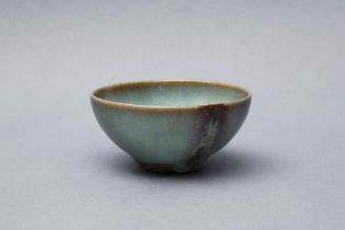 A SMALL 'JUN' PURPLE-SPLASHED BOWL 宋至金 釣窯玫瑰紫釉小盌