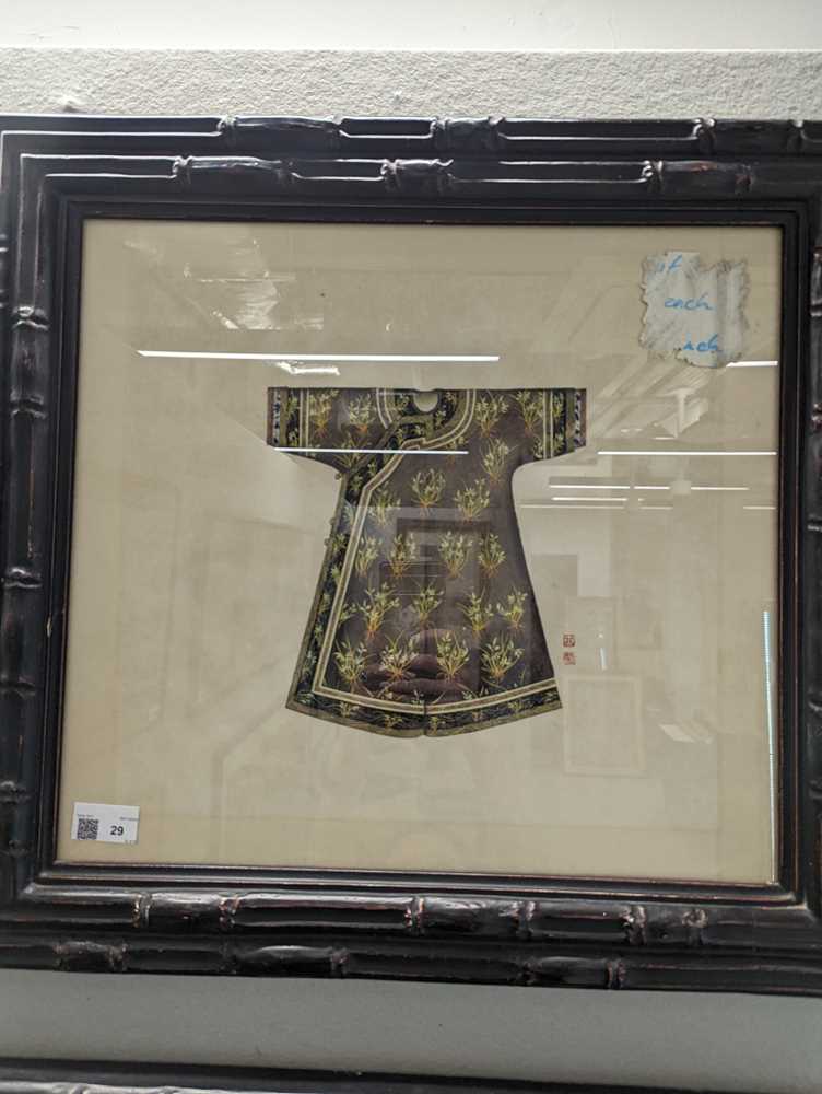 A SET OF EIGHT CHINESE PAINTINGS OF ROBES 晚清 水粉繪吉服袍一組五件 - Image 12 of 31