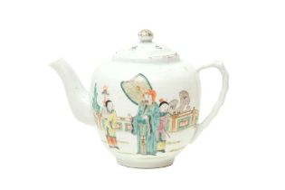 A CHINESE FAMILLE-ROSE TEAPOT AND COVER 民國時期 粉彩人物故事圖紋茶壺