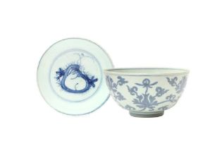 A CHINESE BLUE AND WHITE BOWL AND A SMALL DISH 清 青花盌及小盤一組兩件
