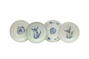 FOUR CHINESE BLUE AND WHITE SMALL DISHES 明 青花小盤四件