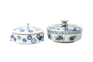 TWO CHINESE BLUE AND WHITE FOOD CONTAINERS AND COVERS 晚清 青花蓋盒兩件