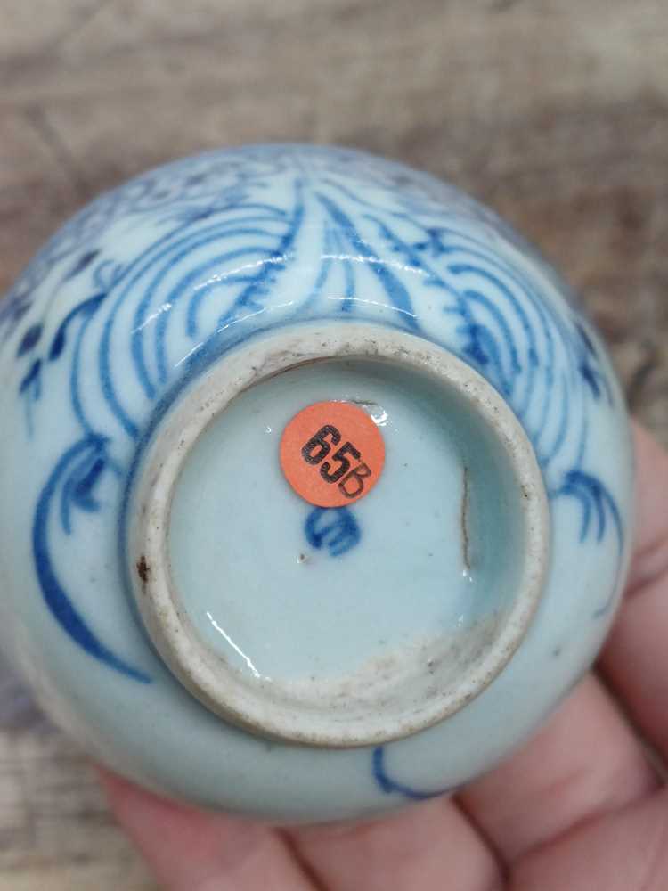 SIX CHINESE BLUE AND WHITE CUPS 清 青花盃六件 - Image 10 of 21