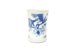 A CHINESE BLUE AND WHITE 'FIGURATIVE' BRUSH POT, BITONG 民國時期 青花人物故事圖紋筆筒