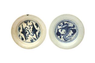 TWO CHINESE BLUE AND WHITE DISHES 明 青花鳳紋盤及青花鶴紋盤