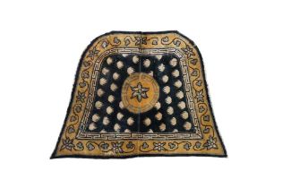 A CHINESE BAOTOU-SUIYAN SADDLE RUG 內蒙古 十九世紀 包頭馬鞍毯