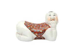 A CHINESE PORCELAIN 'BOY' PILLOW 民國時期 粉彩孩兒枕