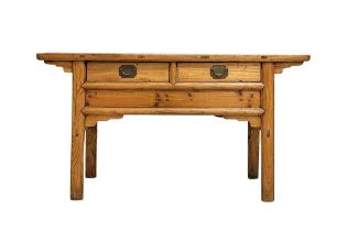 A CHINESE YUMU WOOD ALTAR TABLE 十九或二十世紀 榆木條案