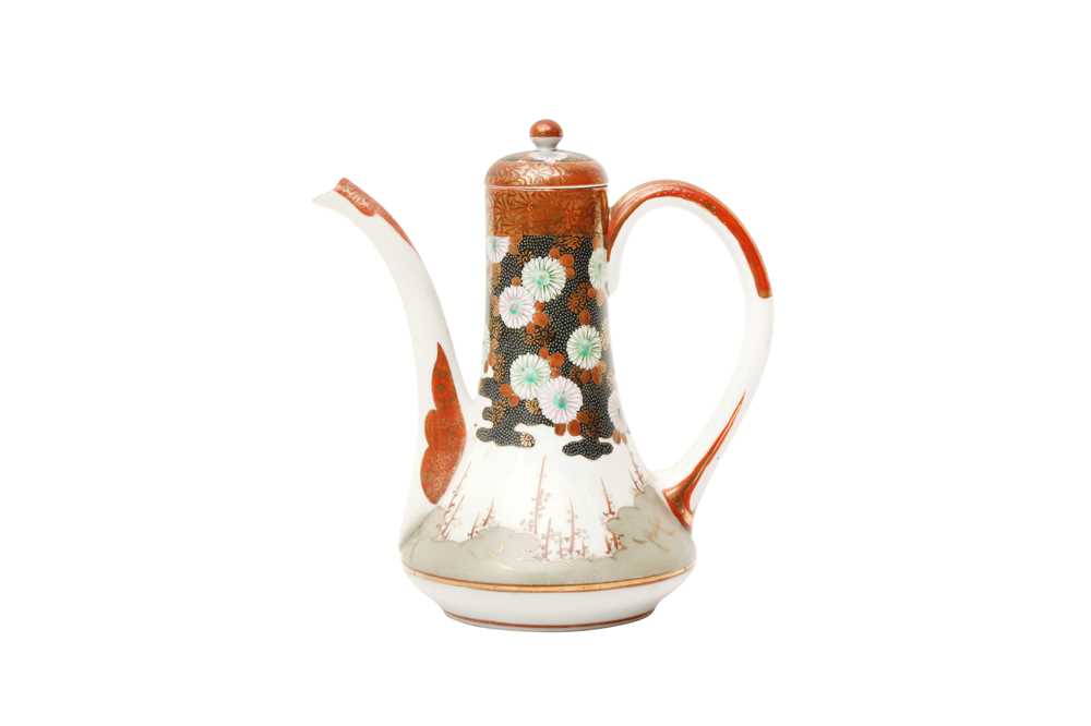 A JAPANESE KUTANI COFFEE POT AND COVER