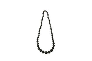 λ A CHINESE BLACK CORAL NECKLACE 黑珊瑚項鍊