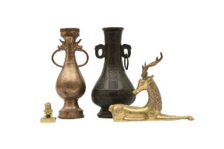 A SMALL GROUP OF CHINESE BRONZE ITEMS 明及後期 銅雜項一組
