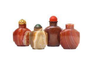 FOUR CHINESE AGATE SNUFF BOTTLES 晚清 瑪瑙鼻煙壺四件