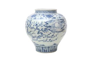 A LARGE CHINESE BLUE AND WHITE 'THREE FRIENDS OF WINTER' GLOBULAR JAR 二十世紀 青花歲寒三友圖紋大罐