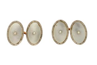A PAIR OF MOTHER OF PEARL CUFFLINKS
