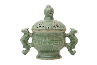 A CHINESE CELADON-GLAZED INCENSE BURNER AND COVER 二十世紀 青釉蓋爐 《乾隆年製》款