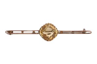 A CITRINE BROOCH