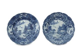 A PAIR OF CHINESE EXPORT BLUE AND WHITE DISHES 清十八世紀 青花繪山水圖紋花口碟一對