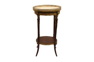 A FRENCH MARBLE TOP OVAL OCCASIONAL TABLE, LATE 19TH/EARLY 20TH CENTURY