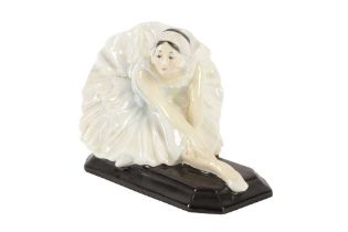 A ROYAL DOULTON FIGURE: THE SWAN DANCE (ANNA PAVLOVA)