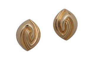 A PAIR OF STUD EARRINGS