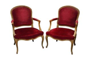 A PAIR OF 19TH CENTURY LOUIS XV STYLE BEECHWOOD FAUTEUILS