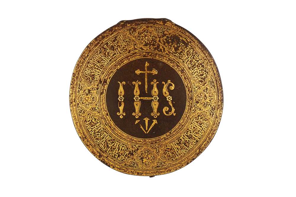 A COMMEMORATIVE GOLD-DAMASCENED TOLEDO STEEL LIDDED BOX WITH THE CHRISTIAN IHS MONOGRAM Plácido Zulo - Image 12 of 12