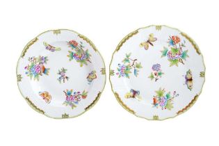 A PAIR OF HEREND QUEEN VICTORIA PATTERN PLATES