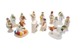 A GROUP OF THIRTEEN ROYAL DOULTON THE SNOWMAN BAND FIGURES AND COALPORT THE SNOWMAN FIGURES