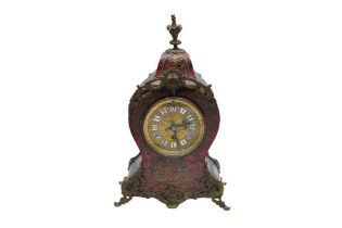 A FRENCH TORTOISESHELL & BRASS 'BOULLE' MARQUETTRY MANTLE CLOCK