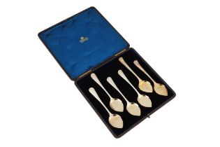 A CASED SET OF VICTORIAN STERLING SILVER ICE CREAM SPOONS, LONDON 1885 BY WILLIAM LEUCHARS View at T