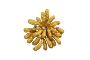 A SAPPHIRE AND DIAMOND SPRAY GOLD BROOCH, CIRCA 1976