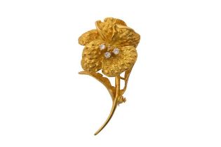 A DIAMOND FLOWER BROOCH, CIRCA 1979