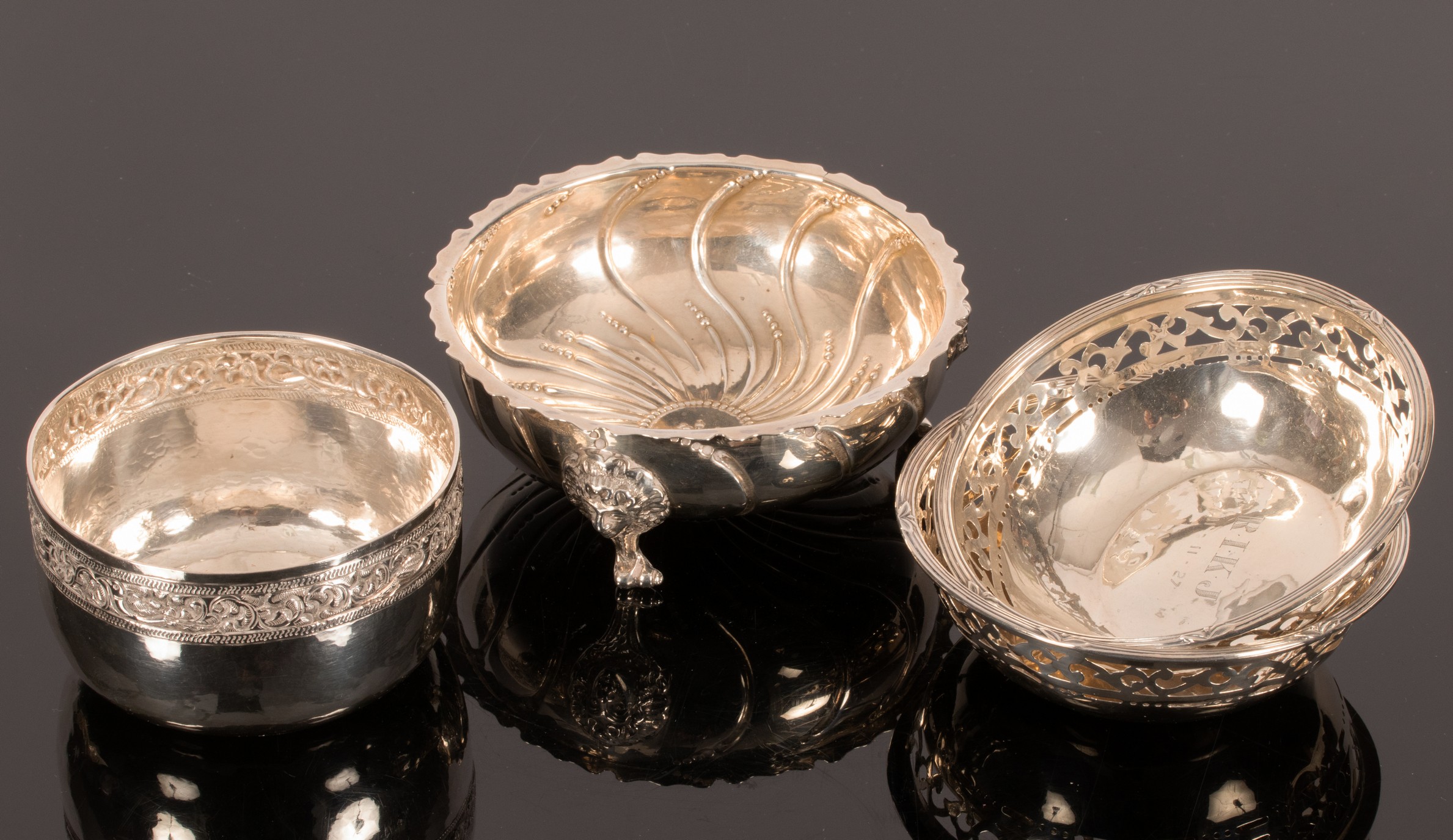 A pair of pierced silver bonbon dishes, Walker & Hall, Sheffield 1927,