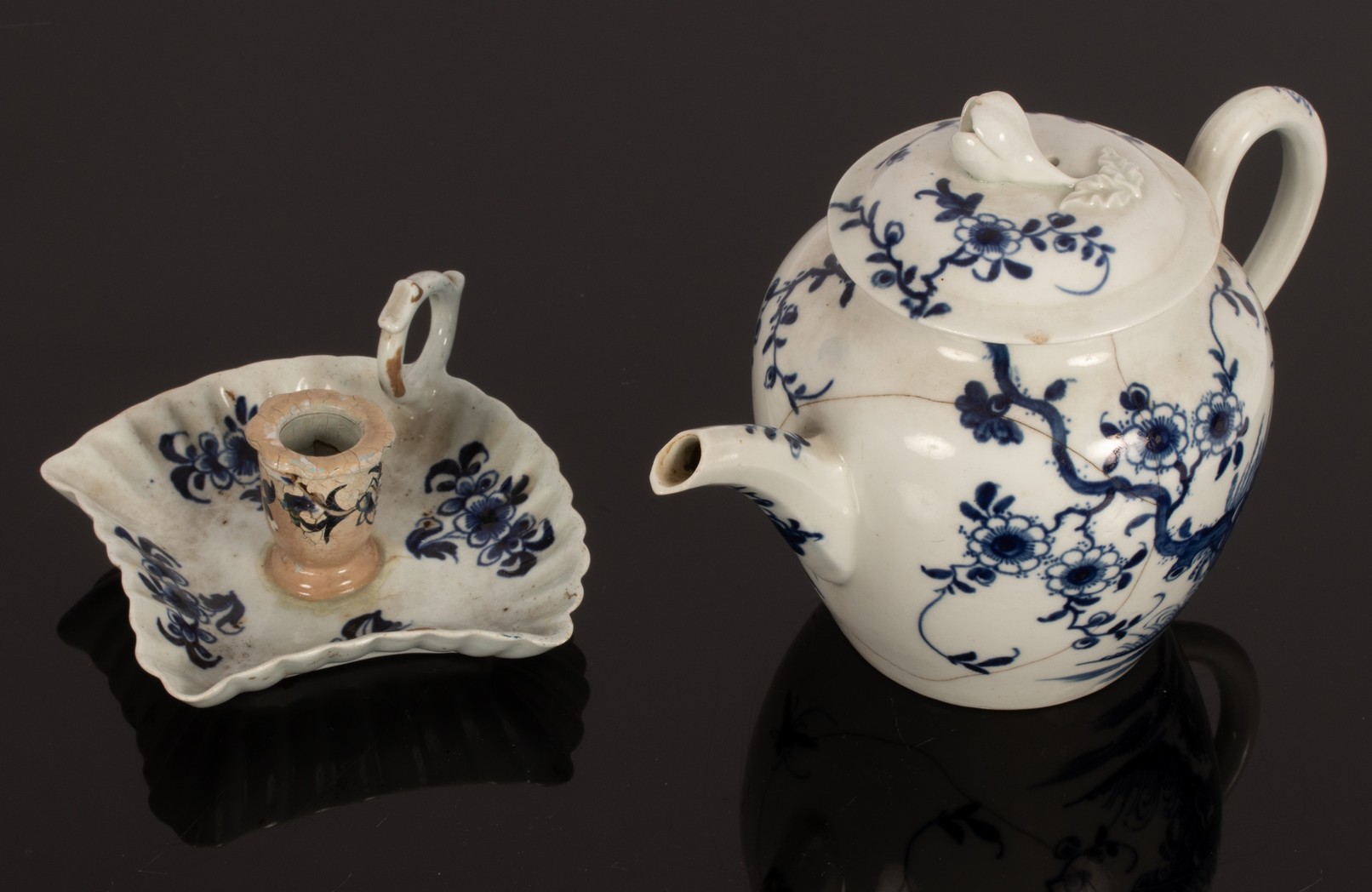 A Worcester prunus root pattern teapot and cover, circa 1765,