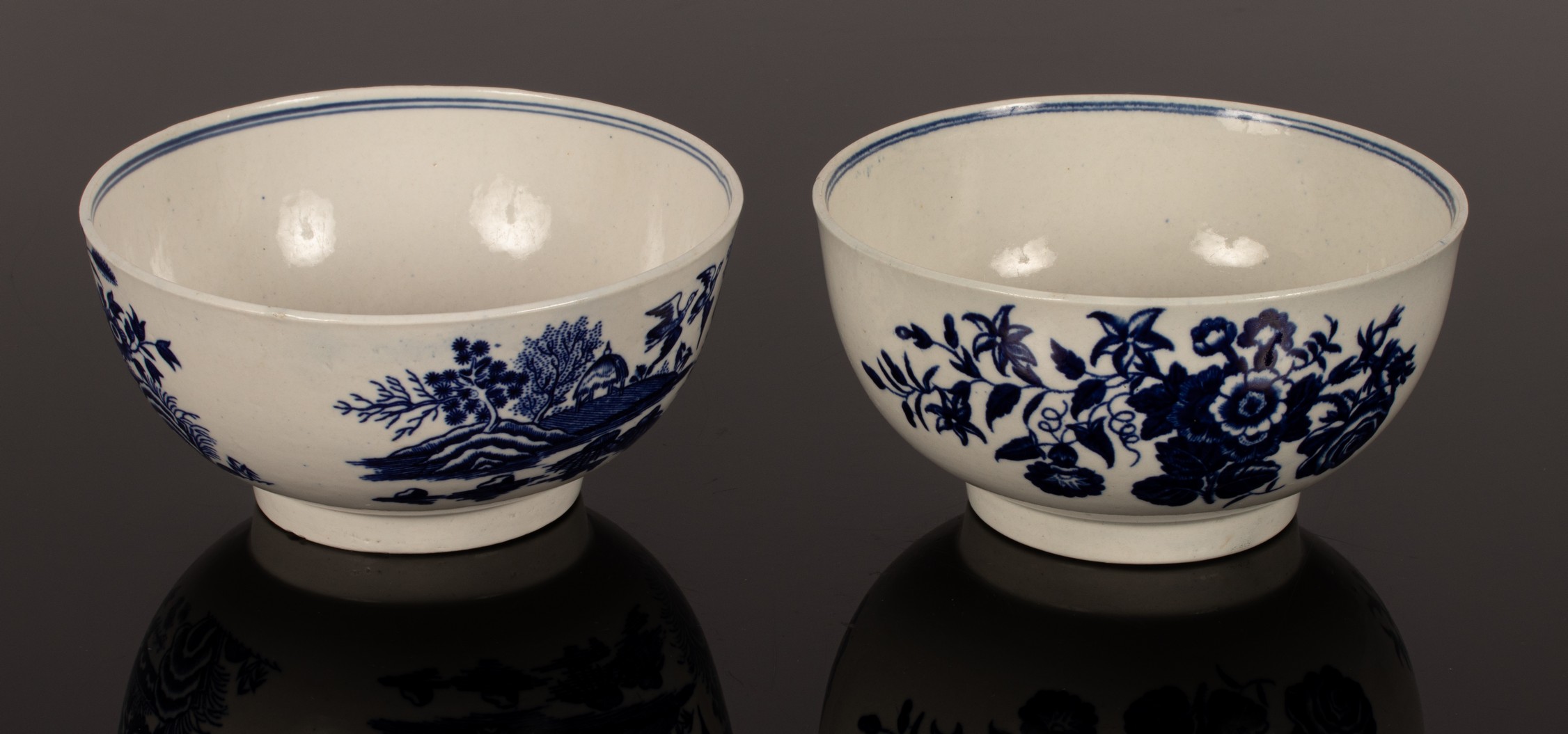 A Worcester blue and white bowl, circa 1780, printed with the Fence pattern,