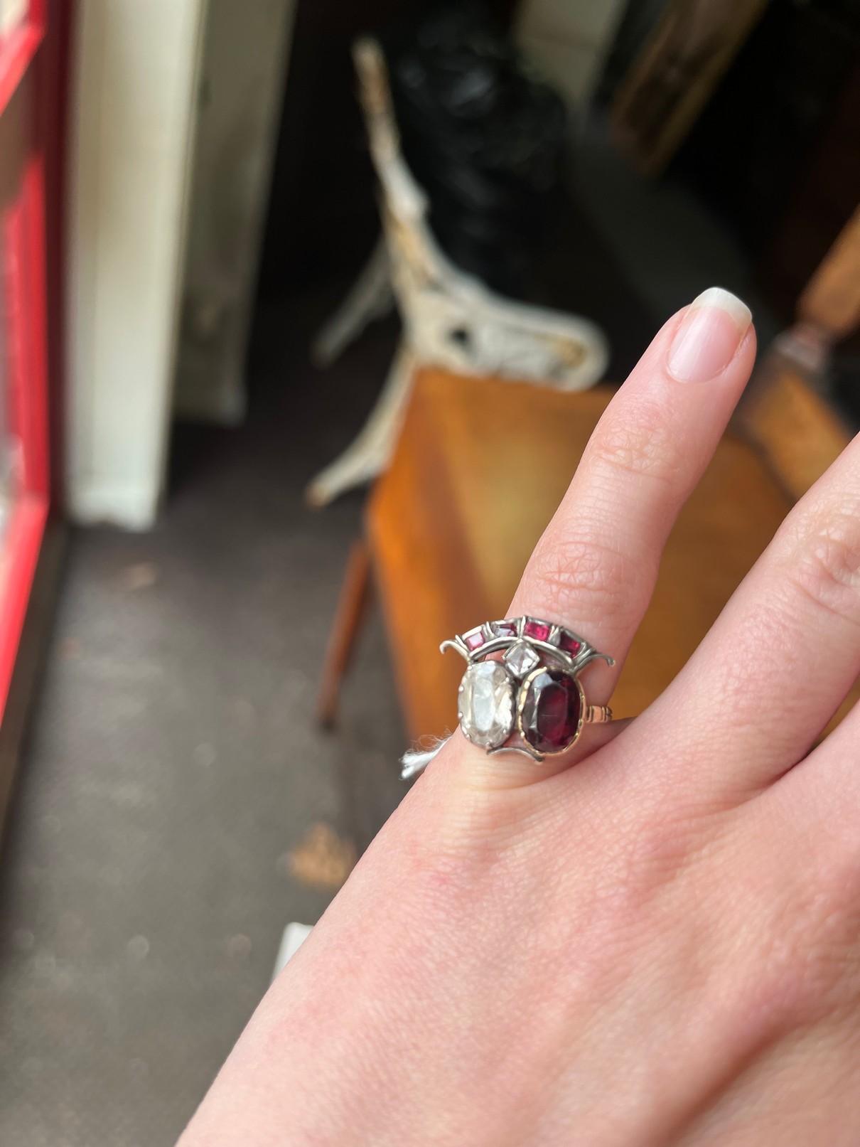 A Georgian garnet and paste set ring, size G, - Image 5 of 5