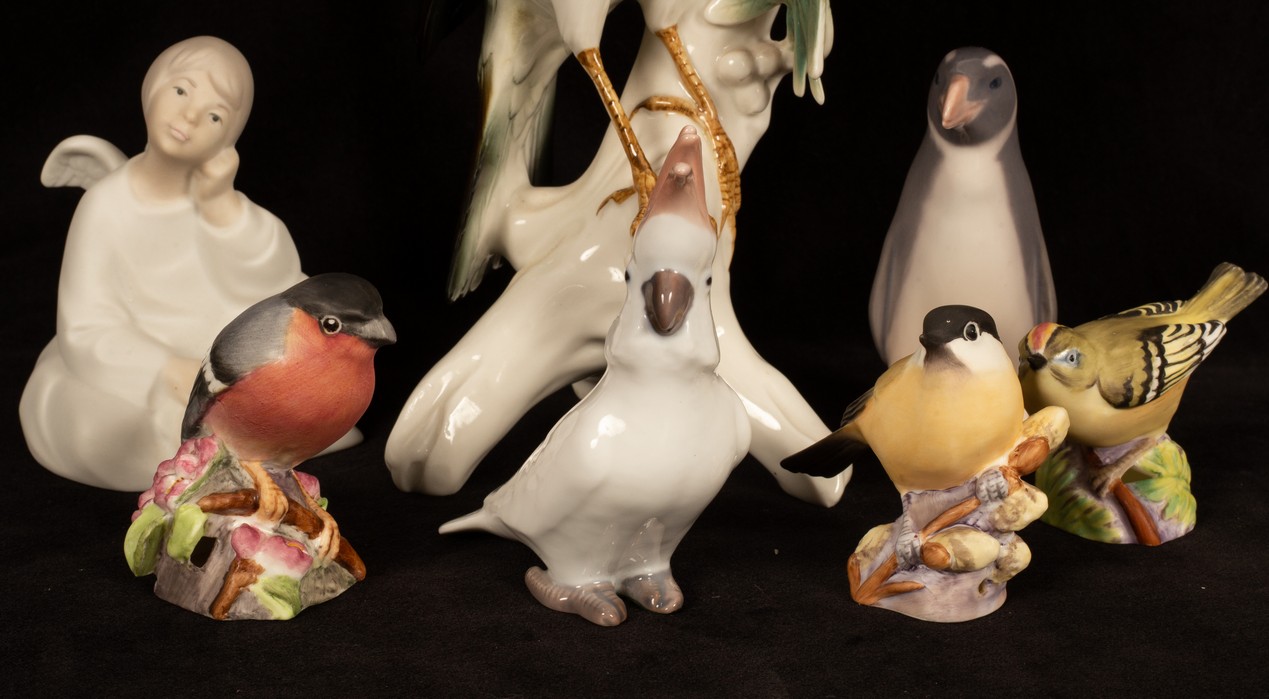 A group of porcelain figures of birds, - Image 2 of 4