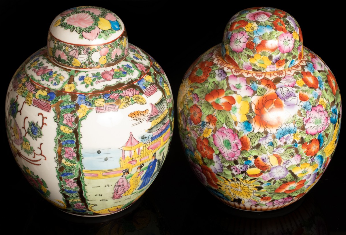 Two Chinese porcelain ginger jars with lids, 20th Century,